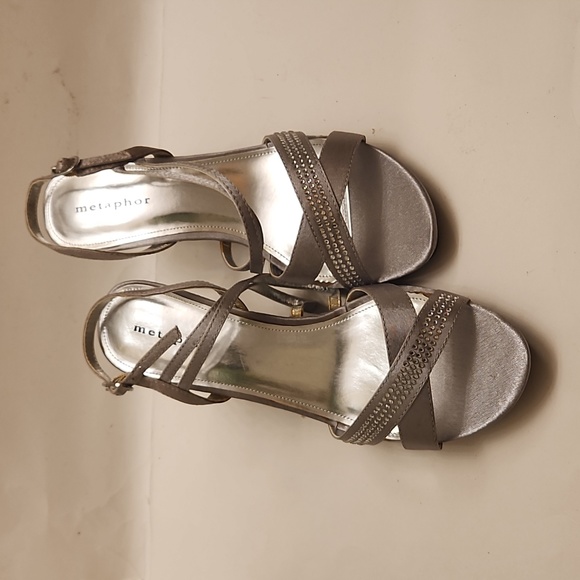 Metaphor Pumps Size 9 - Picture 2 of 5